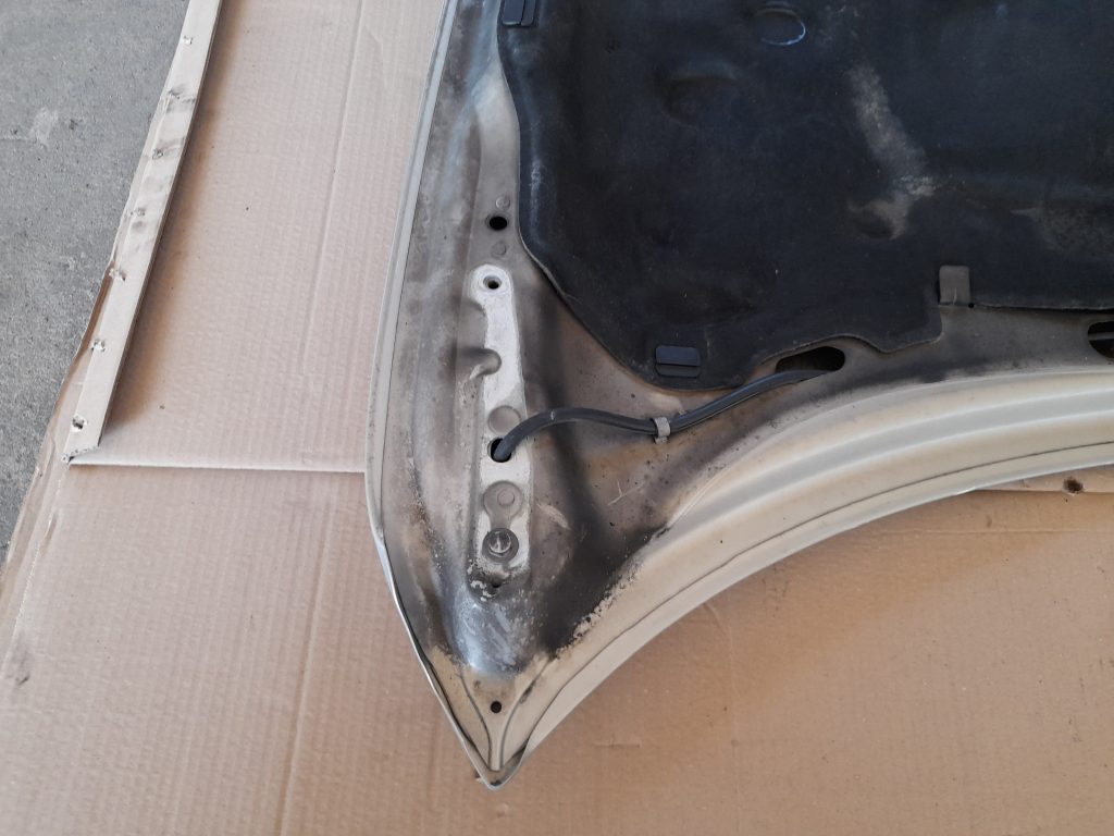 Pārsegs priekš VOLVO V70 2003 SILVER