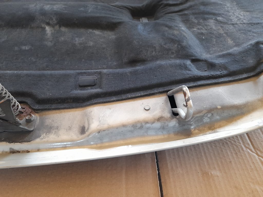 Pārsegs priekš VOLVO V70 2003 SILVER