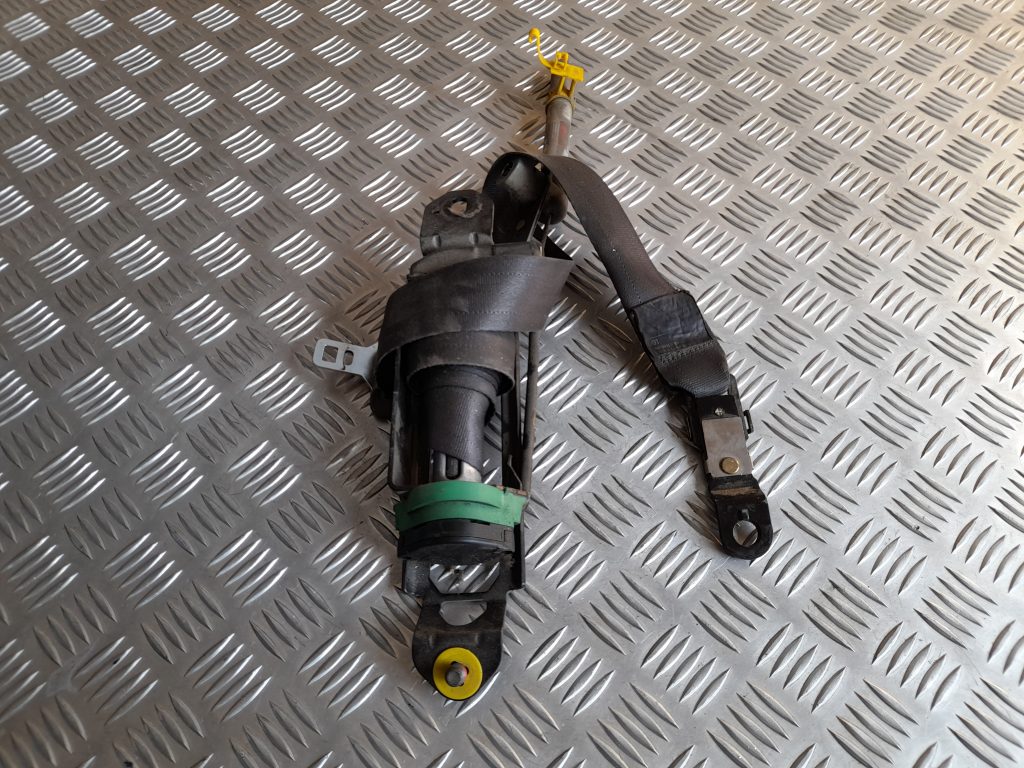 Priekšējā kreisā drošības josta priekš VOLVO V70 2003 SILVER 1 Priekšējā kreisā drošības josta priekš VOLVO V70 2003 SILVER