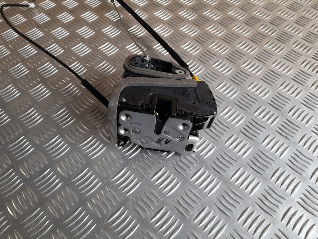 Priekšējo kreiso durvju slēdzene priekš OPEL ASTRA SPORT 2017