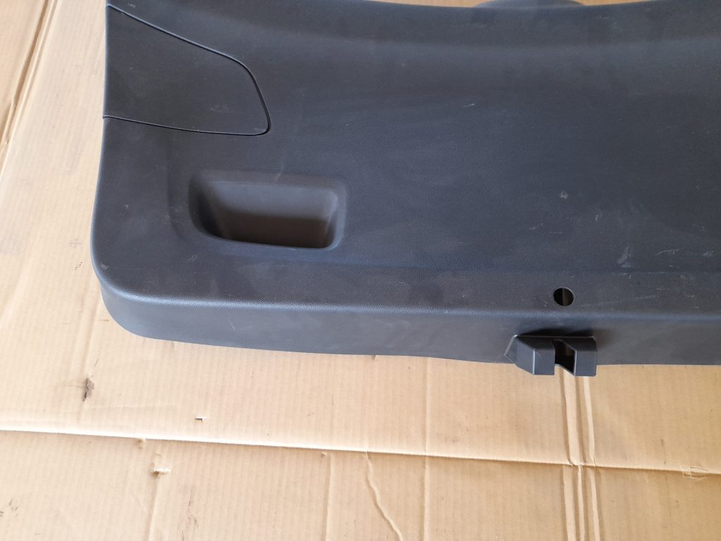 Bagāžnieka vāka liela apdare priekš OPEL ASTRA SPORT 2017 3 Bagāžnieka vāka liela apdare priekš OPEL ASTRA SPORT 2017