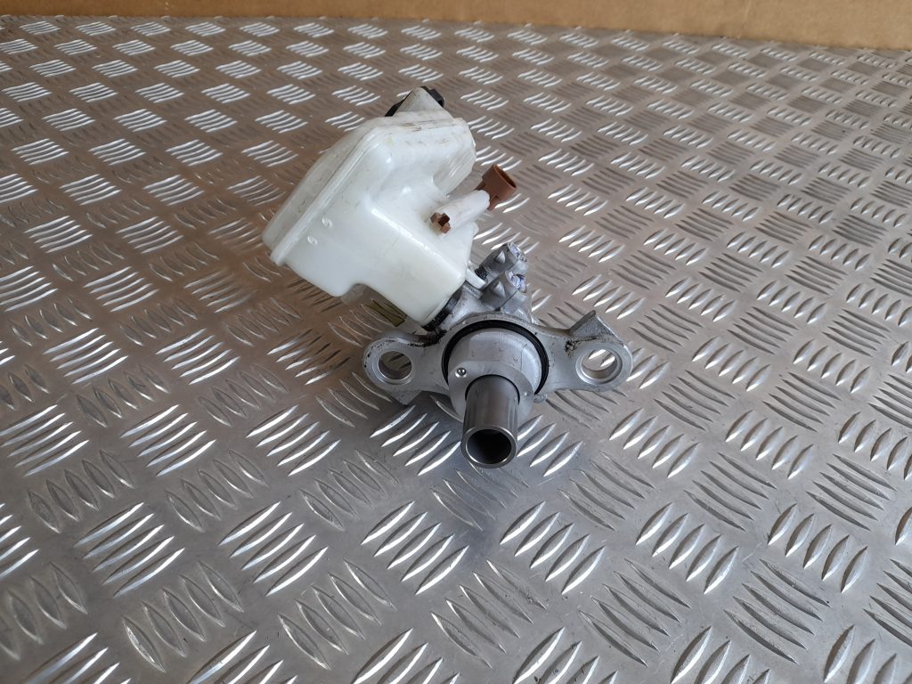 Bremžu pastiprinātāja galvenais cilindrs priekš OPEL ASTRA SPORT 2017