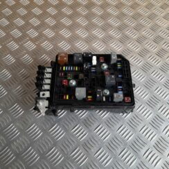 Drošinātāju relejas kaste priekš OPEL ASTRA SPORT 2017