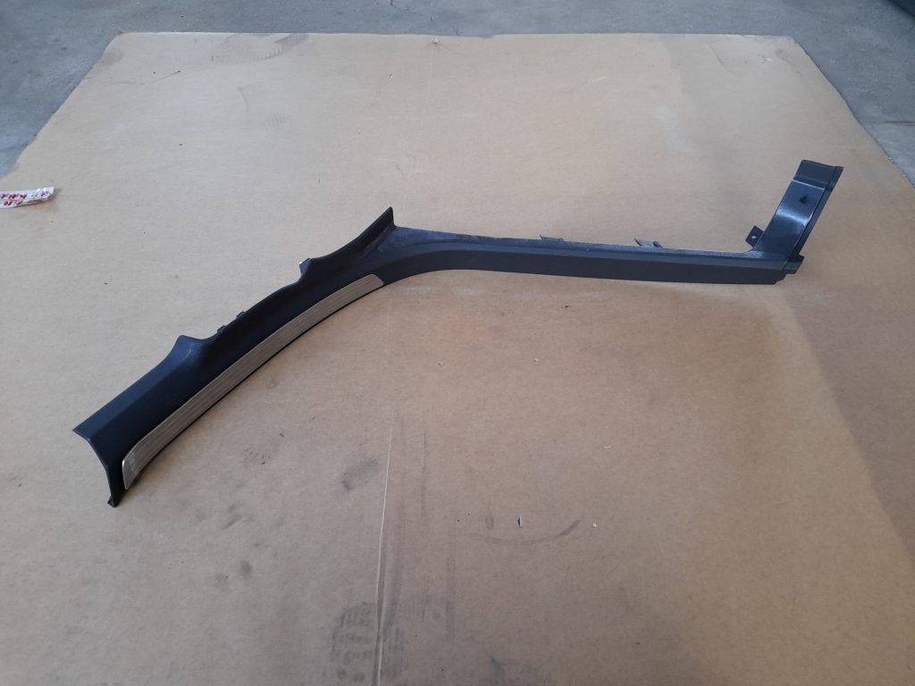 Sliekšņa aizmugurēja laba uzlika (salonā) priekš VW PHAETON 2005