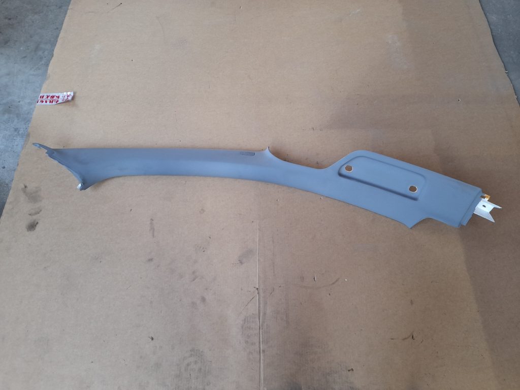 Priekšējas salona statnes apdare priekš VW PHAETON 2005