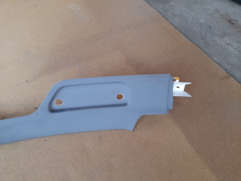 Priekšējas salona statnes apdare priekš VW PHAETON 2005