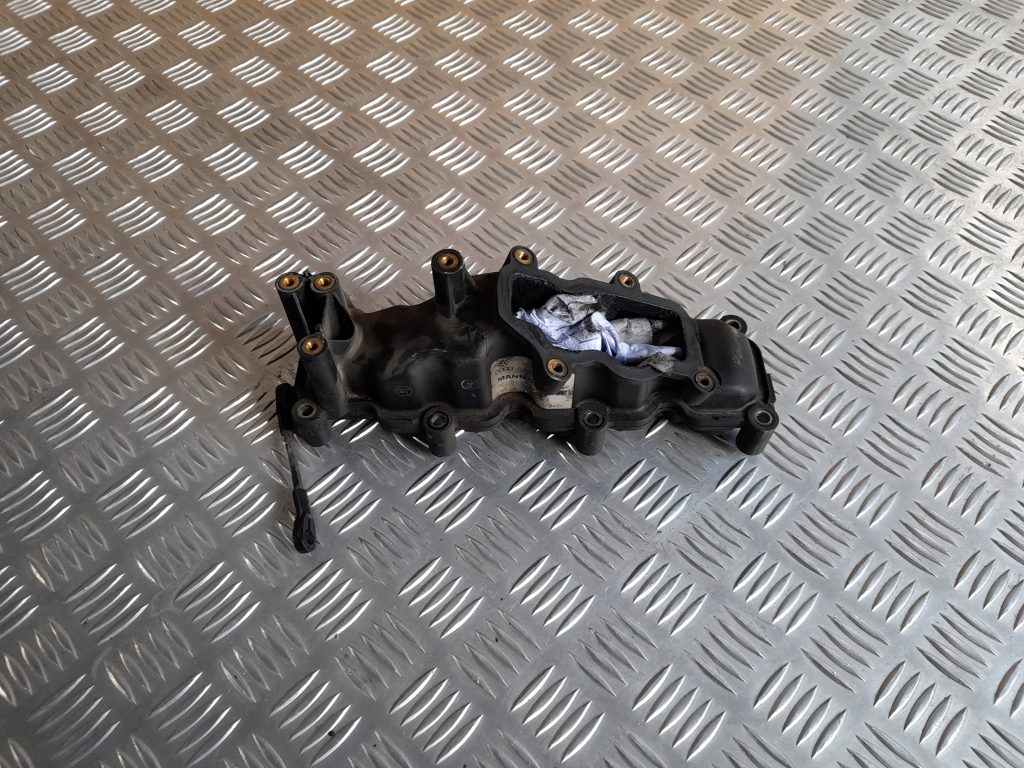 Ieplūdes kolektors priekš VW PHAETON 2005