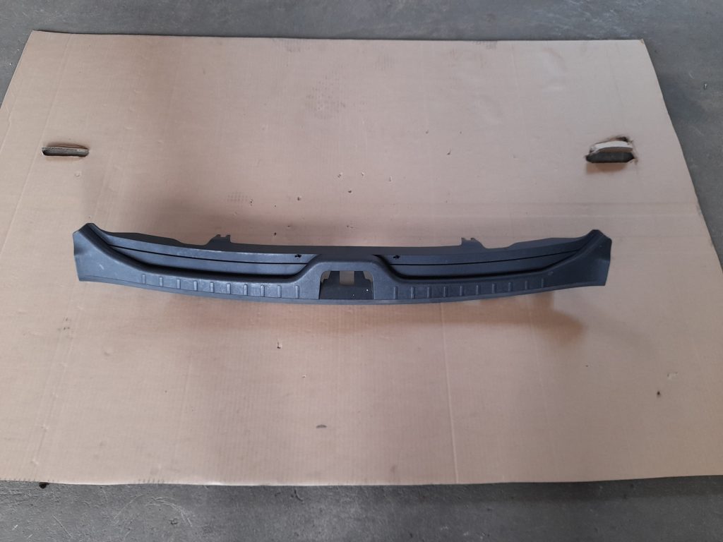 Bagažnieka nodalījuma sliekšņa uzlika priekš VOLVO XC60 2009