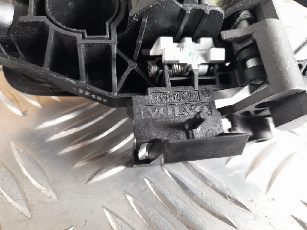 Aizmugurējāis labais durvju rokturis priekš VOLVO XC60 2009