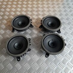 Durvju skaļrunis, apakšā priekš VOLVO XC60 2009