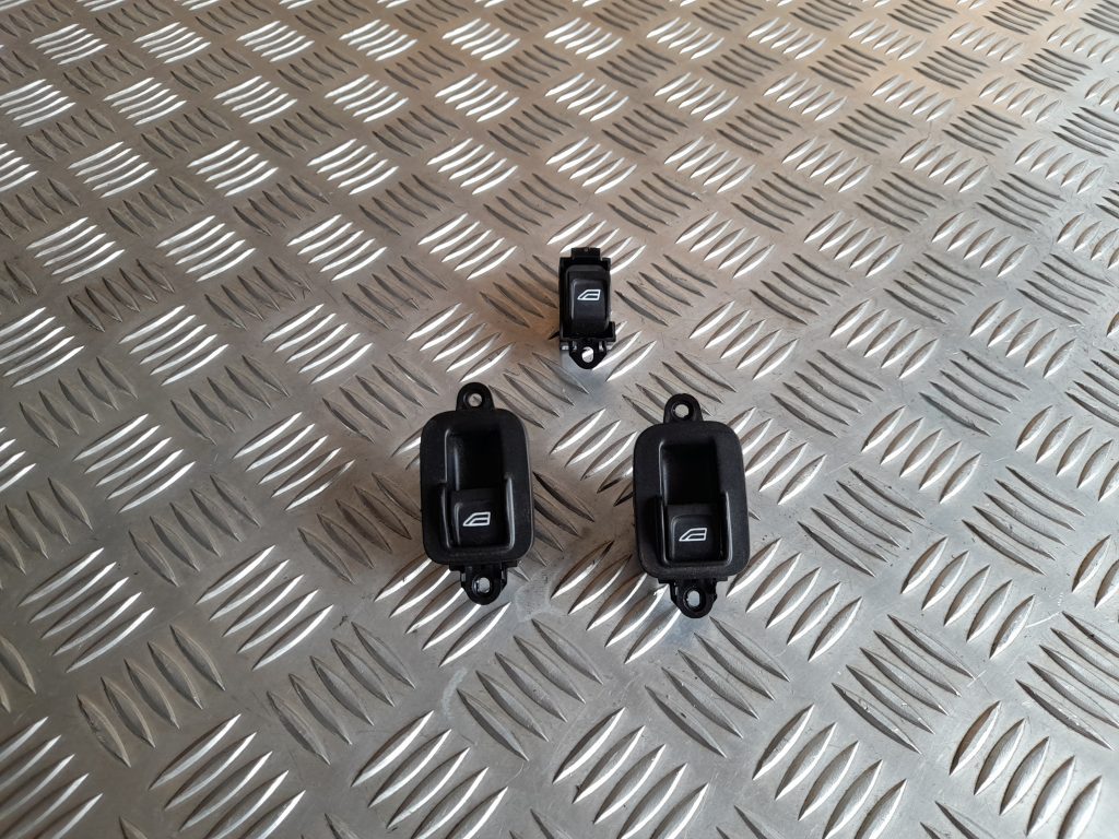 Stikla pacelšanas poga priekš VOLVO XC60 2009 1 Stikla pacelšanas poga priekš VOLVO XC60 2009