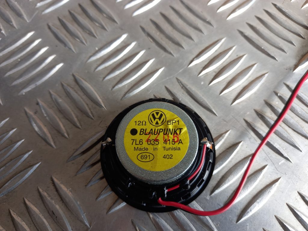 Durvju skaļrunis, augšā priekš VW TOUAREG 2007