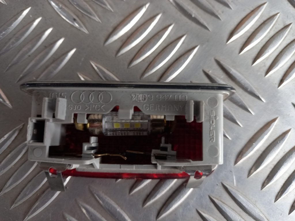 Apgaismojums bagažnieka vākā priekš VW TOUAREG 2007