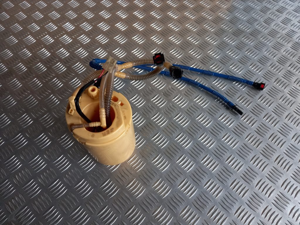 Degvielas tvertnes sūknis priekš VW TOUAREG 2007 1 Degvielas tvertnes sūknis priekš VW TOUAREG 2007