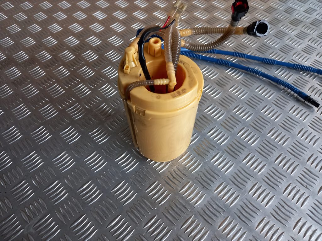 Degvielas tvertnes sūknis priekš VW TOUAREG 2007 3 Degvielas tvertnes sūknis priekš VW TOUAREG 2007