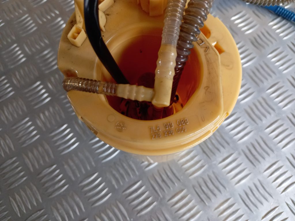 Degvielas tvertnes sūknis priekš VW TOUAREG 2007 5 Degvielas tvertnes sūknis priekš VW TOUAREG 2007