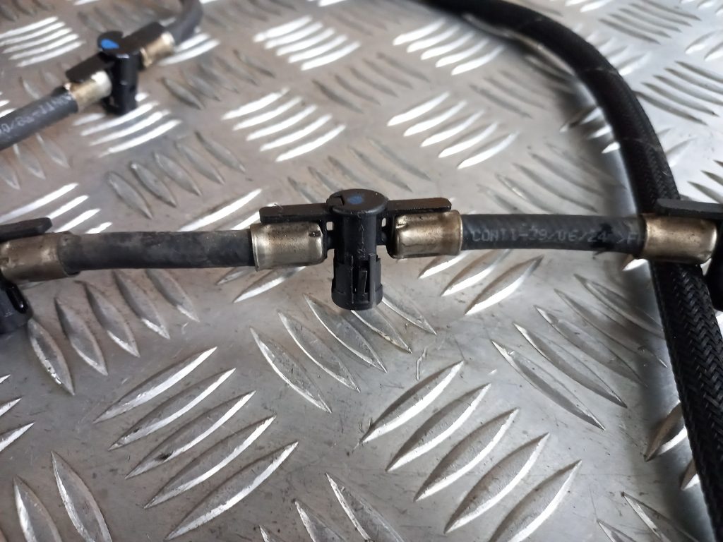 Degvielas atgriešanas caurule priekš VW TOUAREG 2007 3 Degvielas atgriešanas caurule priekš VW TOUAREG 2007