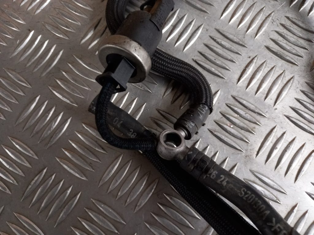 Degvielas atgriešanas caurule priekš VW TOUAREG 2007 2 Degvielas atgriešanas caurule priekš VW TOUAREG 2007