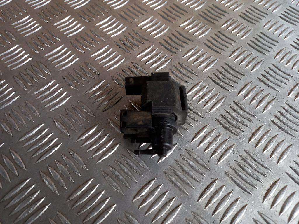 Solenoīda vakuuma vārsts priekš VW TOUAREG 2007