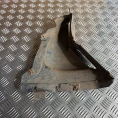 Priekšējais labais paspārns priekš BMW 520D F11 2011 TOURING