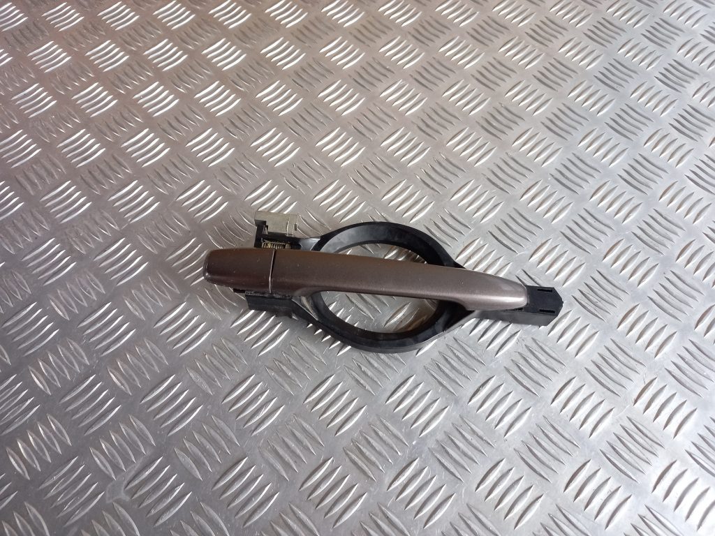 Aizmugurējāis labais durvju rokturis priekš MITSUBISHI ASX 2011