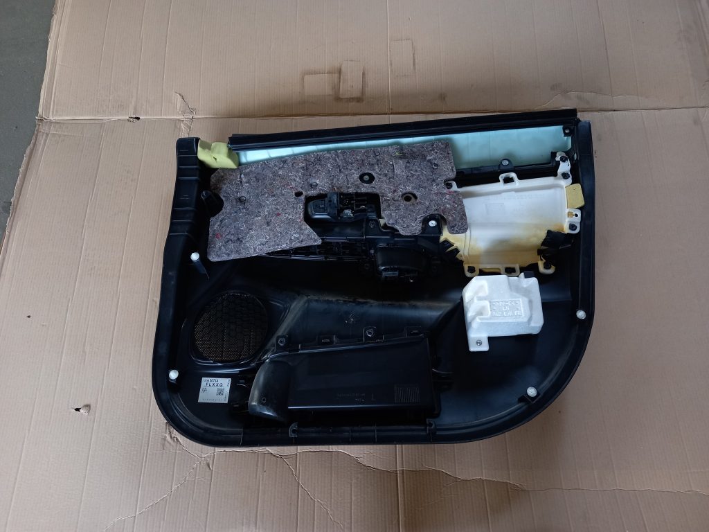 Priekšējo kreiso durvju apdare priekš MITSUBISHI ASX 2011