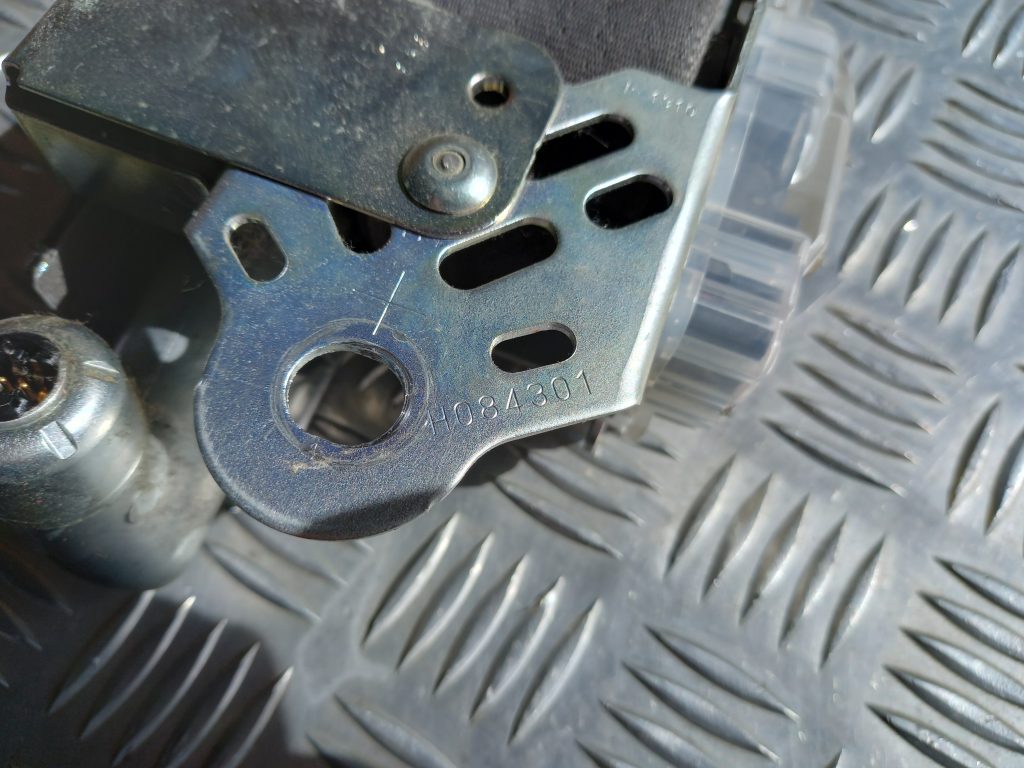 Priekšējā kreisā drošības josta priekš MITSUBISHI LANCER 2009