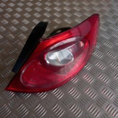 Aizmugurējais labais lukturis priekš VW PASSAT CC 2009