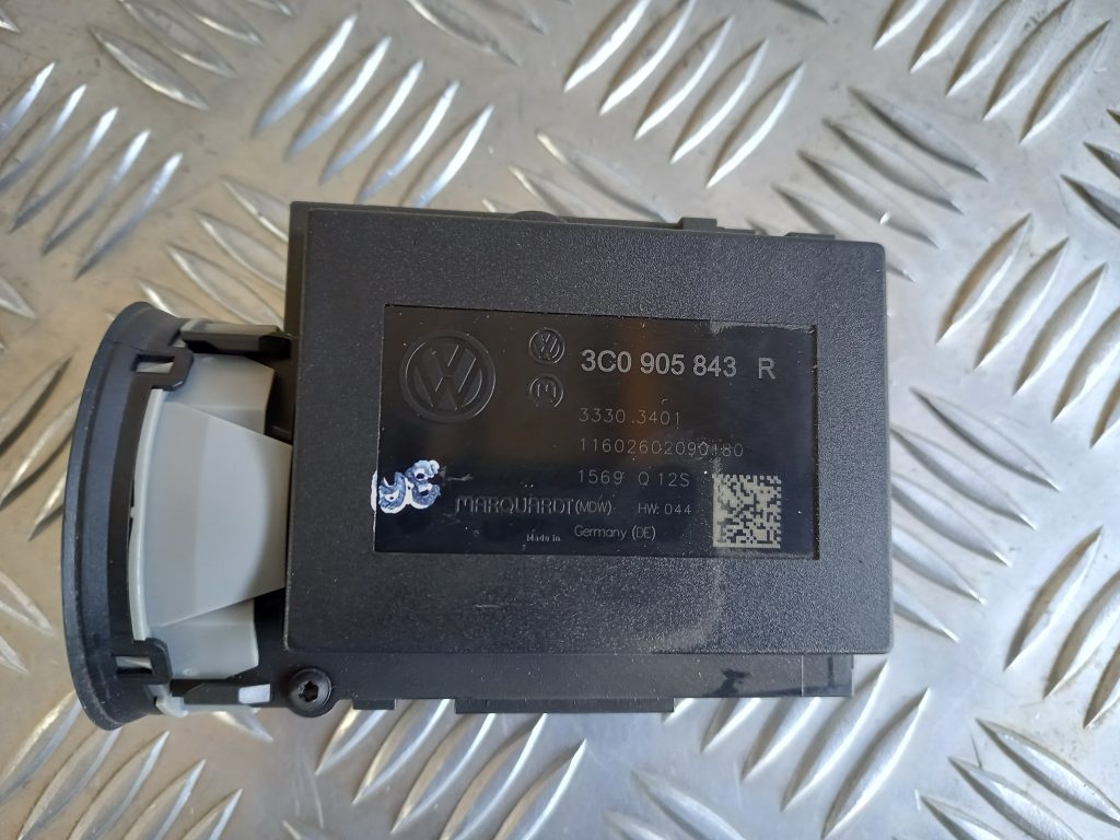 Aizdedzes slēdzene priekš VW PASSAT CC 2009