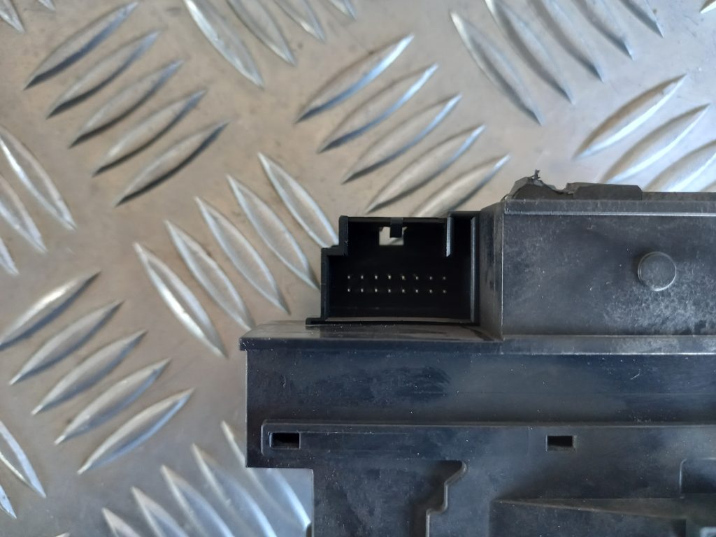 Aizdedzes slēdzene priekš VW PASSAT CC 2009