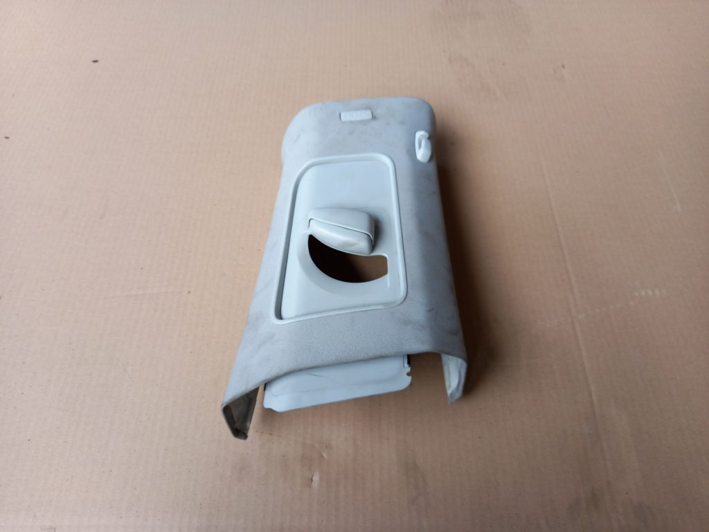 Vidējas salona statnes apdare priekš VW PASSAT CC 2009