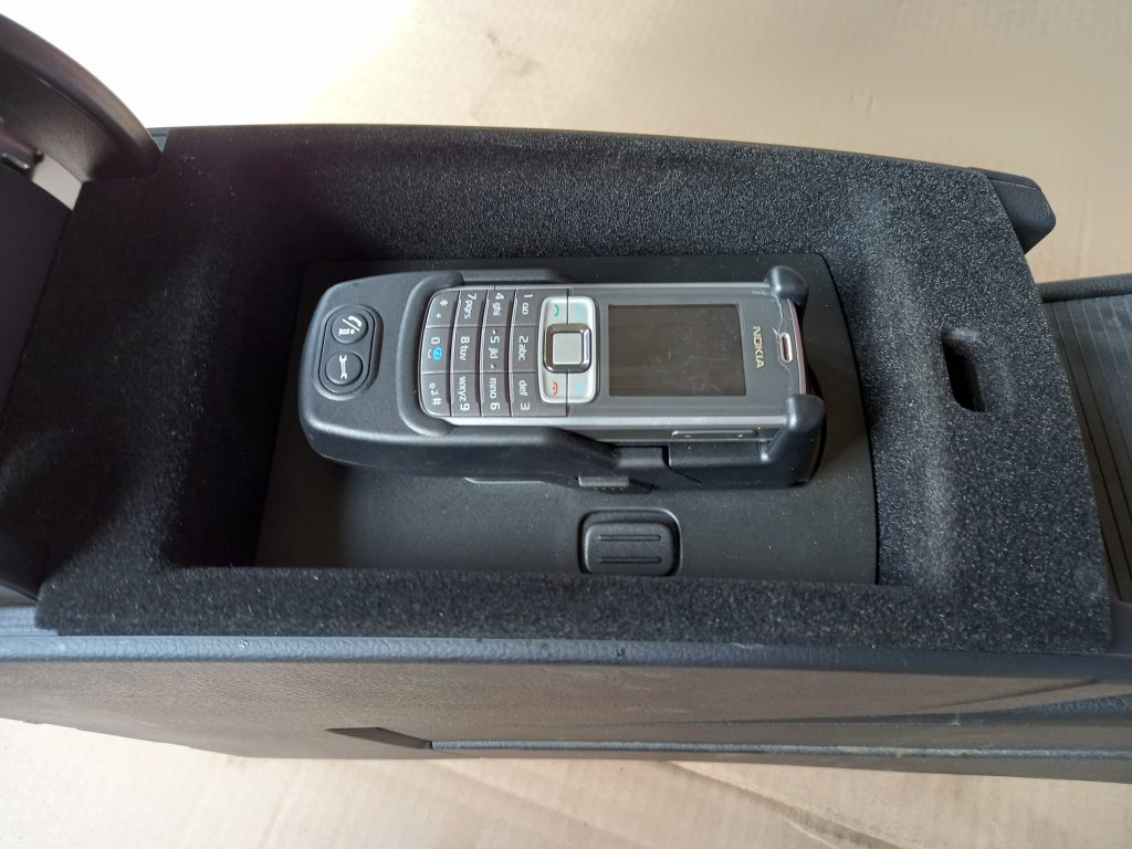 Centrālās konsoles apdares lielākā daļa priekš VW PASSAT CC 2009