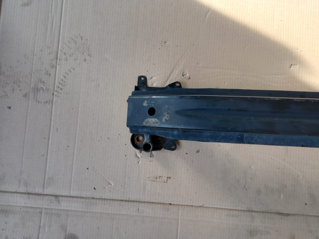 Priekšējā bufera pastiprinātājs priekš VW PASSAT CC 2009