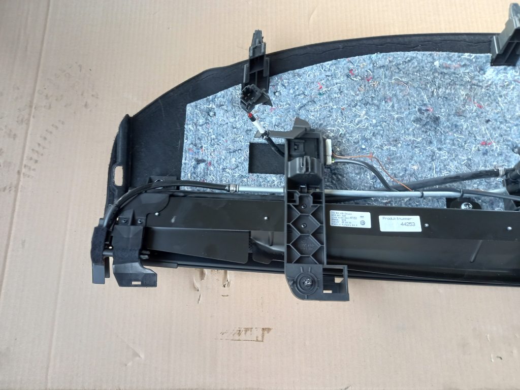 Bagāžnieka žalūzija priekš VW PASSAT CC 2009 5 Bagāžnieka žalūzija priekš VW PASSAT CC 2009