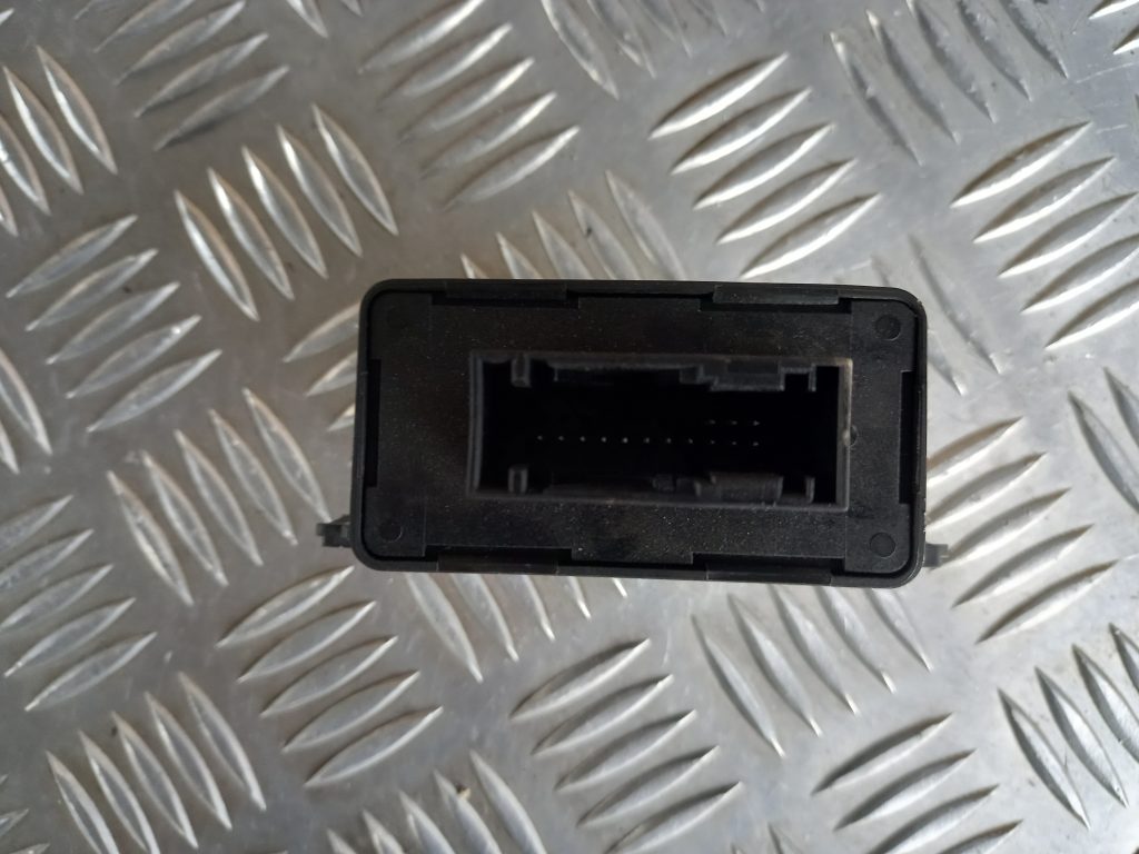 Ksenona vadības bloks priekš VW PASSAT CC 2009 2 Ksenona vadības bloks priekš VW PASSAT CC 2009