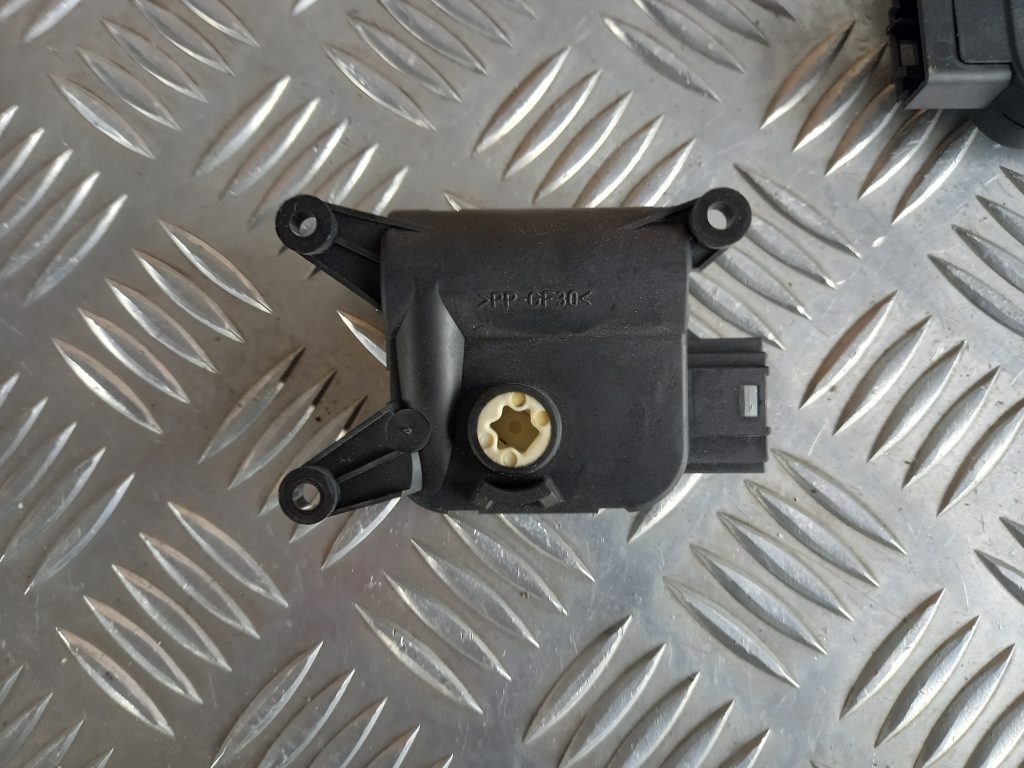 Apsildes sistēmas aktuators priekš VW PASSAT CC 2009