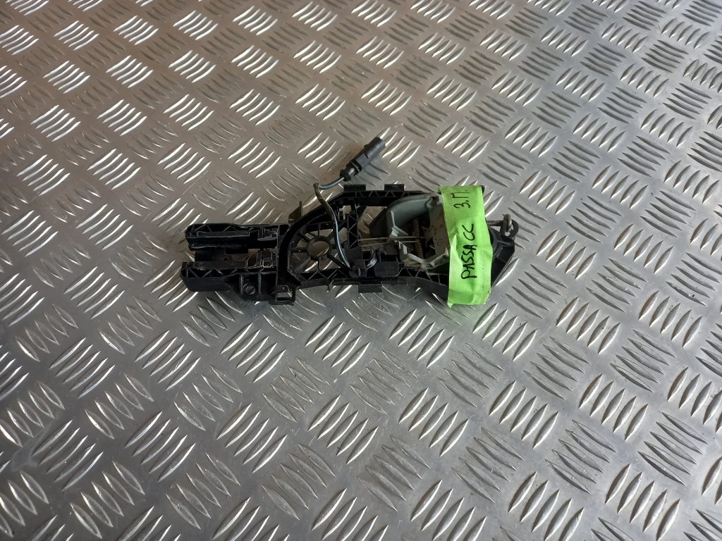 Durvju roktura iekšējais stiprinājums priekš VW PASSAT CC 2009