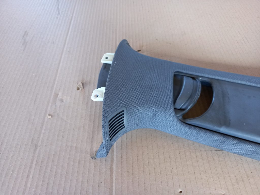 Vidējas salona statnes apdare priekš AUDI A6 1998