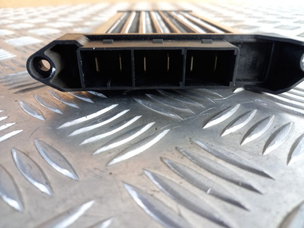 Papildus autonoma elektriskais sildītājs priekš AUDI A6 1998