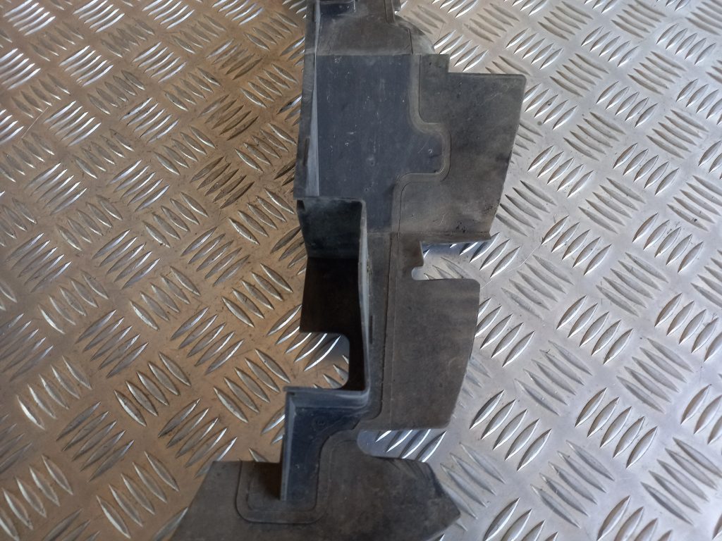 Ieplūdes gaisa deflektors/Difuzors priekš AUDI A6 1998 3 Ieplūdes gaisa deflektors/Difuzors priekš AUDI A6 1998