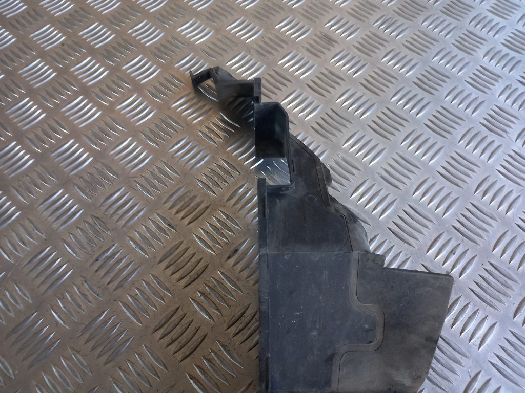 Ieplūdes gaisa deflektors/Difuzors priekš AUDI A6 1998 2 Ieplūdes gaisa deflektors/Difuzors priekš AUDI A6 1998