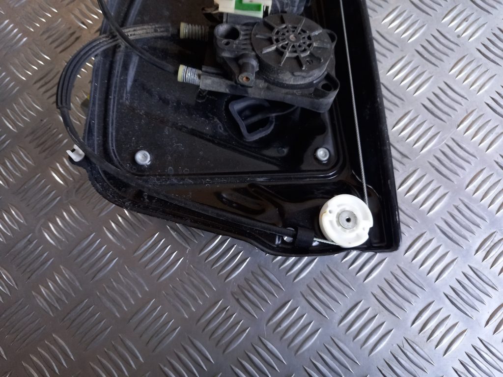 Stikla pacelšanas mehānisma panele priekš LAND ROVER FREELANDER 2007