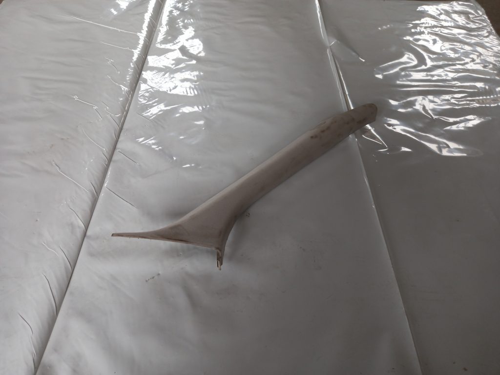 Priekšējas salona statnes apdare priekš LAND ROVER FREELANDER 2007