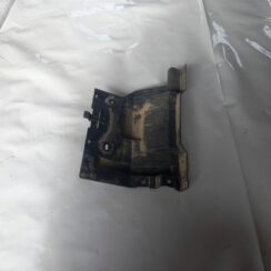 Priekšēja bufera labais kronšteins priekš LAND ROVER FREELANDER 2007