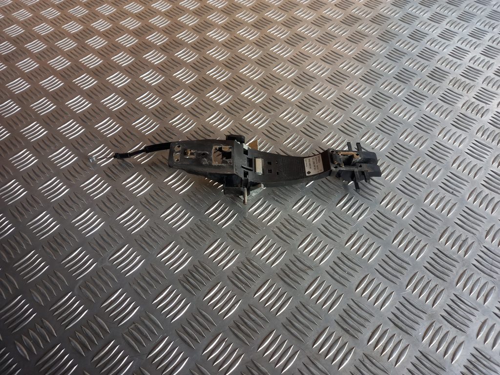 Aizmugurējāis labais durvju rokturis priekš LAND ROVER FREELANDER 2007