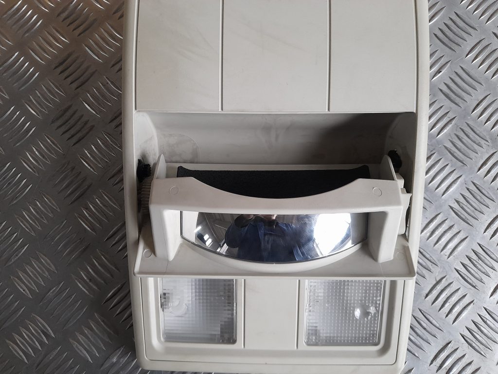 Salona apgaismojuma panelis priekš DODGE JOURNEY 2008 3 Salona apgaismojuma panelis priekš DODGE JOURNEY 2008