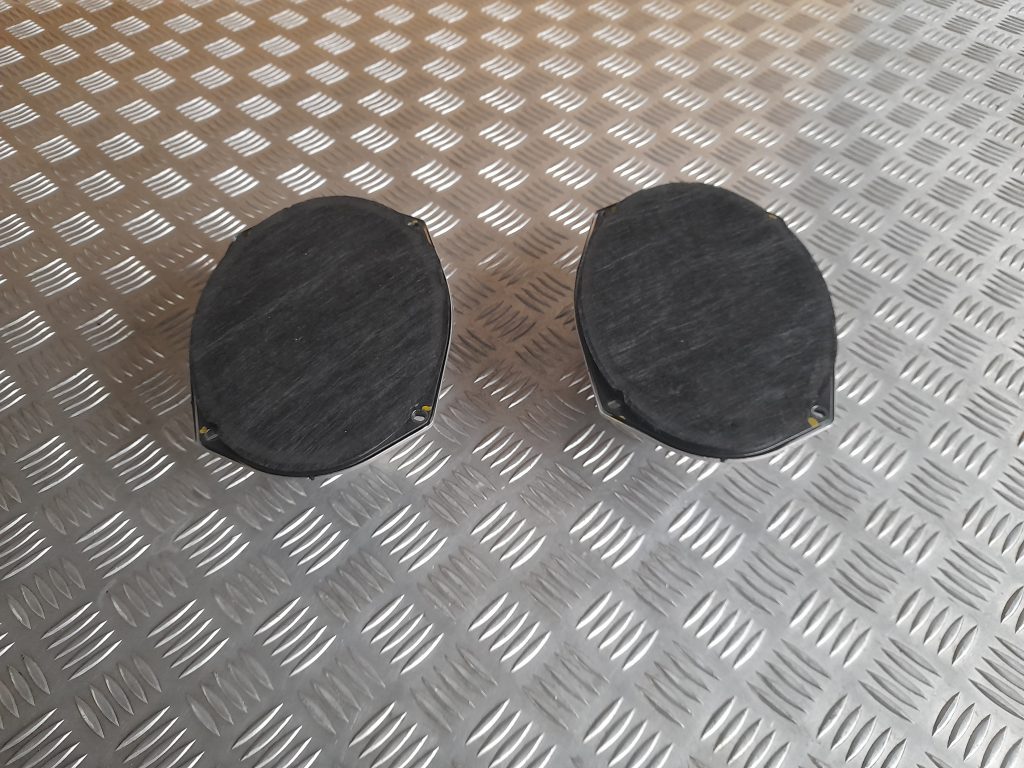 Durvju skaļrunis, apakšā priekš DODGE JOURNEY 2008