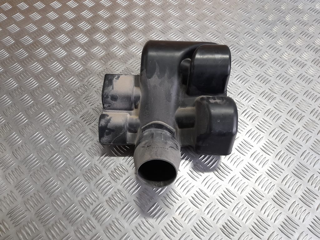 Gaisa ieplūdes šļūtene priekš DODGE JOURNEY 2008 1 Gaisa ieplūdes šļūtene priekš DODGE JOURNEY 2008