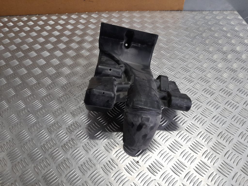 Gaisa ieplūdes šļūtene priekš DODGE JOURNEY 2008 2 Gaisa ieplūdes šļūtene priekš DODGE JOURNEY 2008