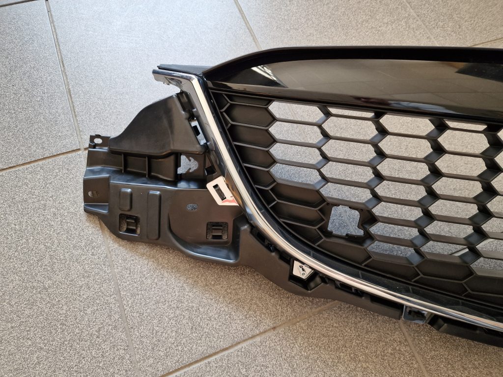 Bufera reste priekš Mazda 2011-2015 MZ07127GA